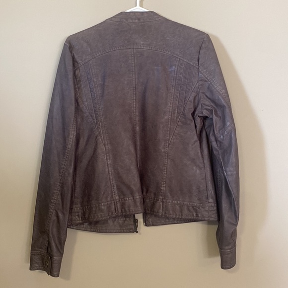 Womens Leather Jacket - Picture 2 of 4